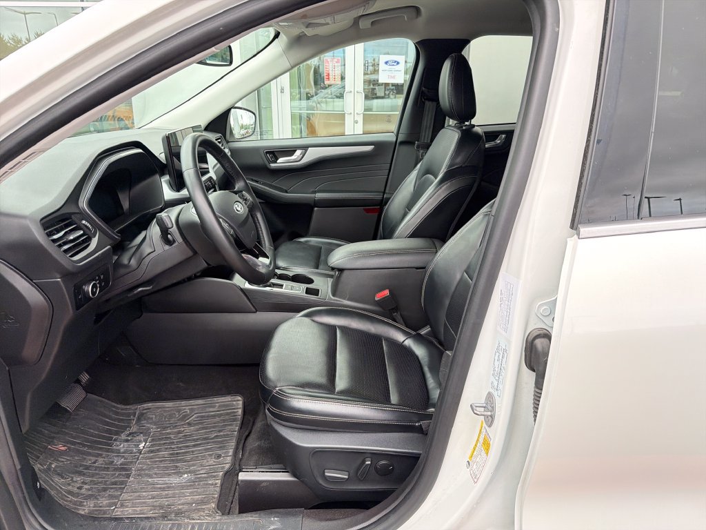 Used 2024 Ford Escape Platinum AWD/4WD image 9