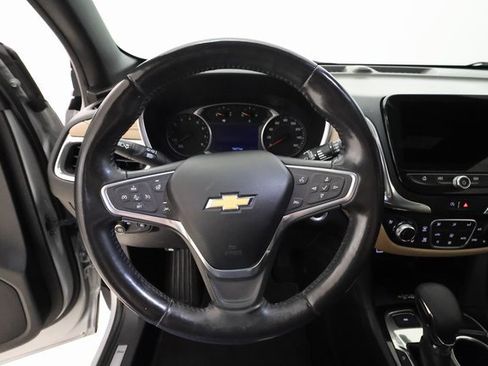 Used 2022 Chevrolet Equinox Premier image 13
