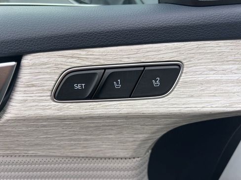 Used 2024 Hyundai Palisade Calligraphy image 33