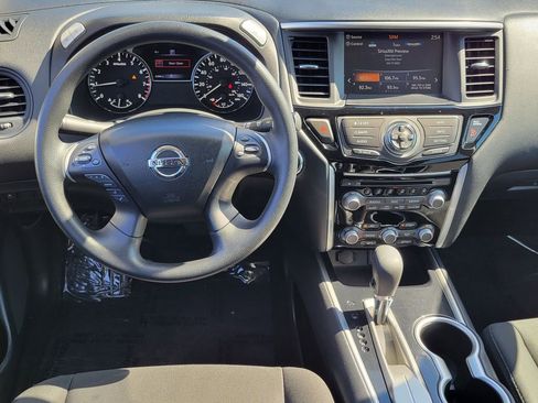Used 2019 Nissan Pathfinder S FWD image 6