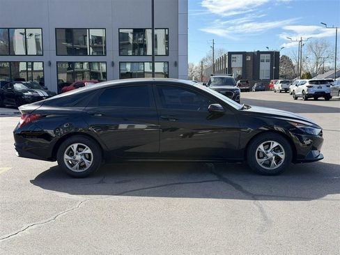 Used 2021 Hyundai Elantra SE image 8