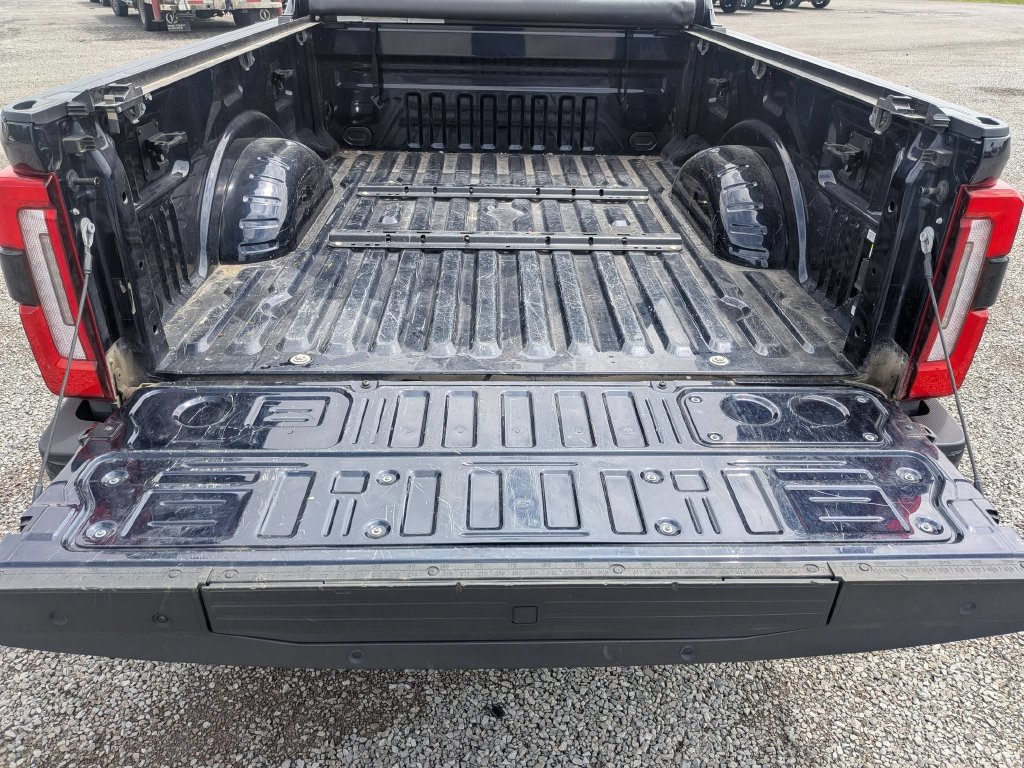 Used 2023 Ford F250 Platinum AWD/4WD image 8