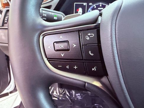 Certified 2025 Lexus ES 350 w/ Premium Package image 20