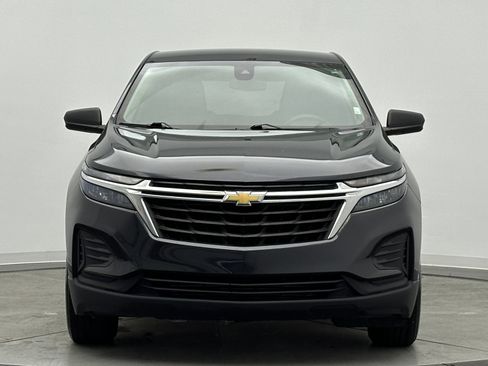 Used 2022 Chevrolet Equinox LS image 2