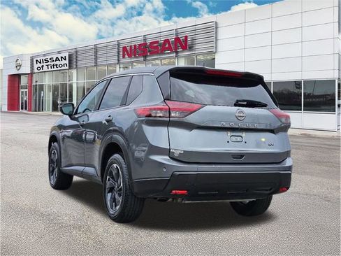 Certified 2024 Nissan Rogue SV image 5