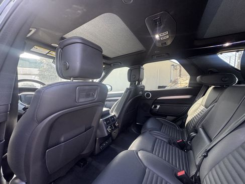 Certified 2024 Land Rover Discovery Dynamic SE AWD/4WD image 16