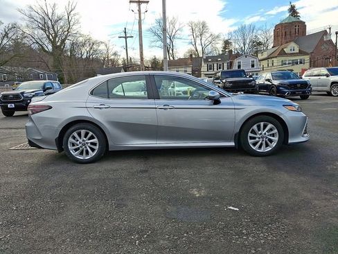 Used 2021 Toyota Camry LE image 7