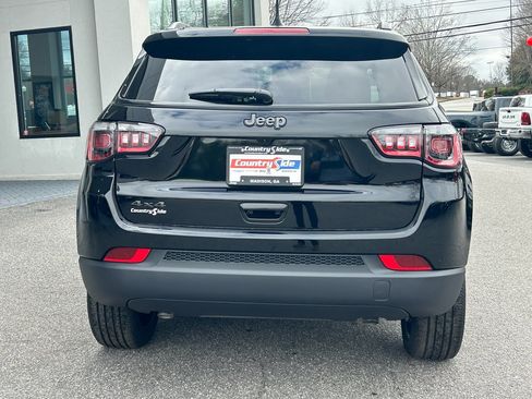 New 2026 Jeep Compass Latitude image 9