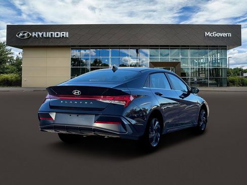 New 2026 Hyundai Elantra SEL Sport Premium FWD image 7