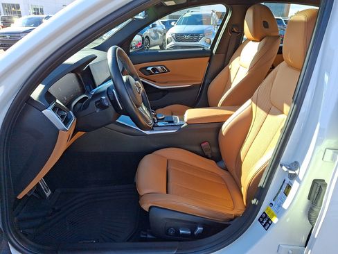 Used 2022 BMW 330i xDrive Sedan w/ M Sport Package image 13