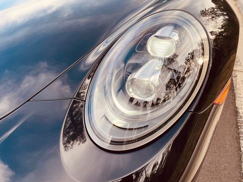 Used 2019 Porsche 911 Carrera S image 15