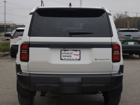 Used 2024 Toyota Land Cruiser 1958 image 3