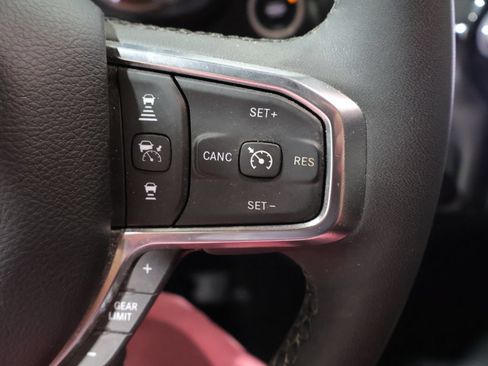 Used 2025 RAM 1500 Laramie AWD/4WD image 30