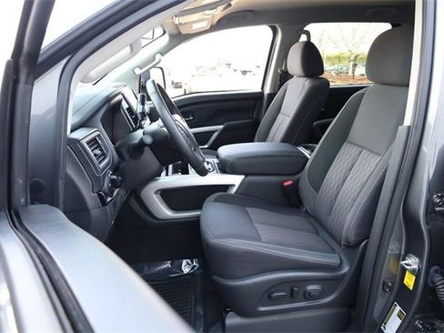 Certified 2024 Nissan Titan SV w/ SV Convenience Package image 8