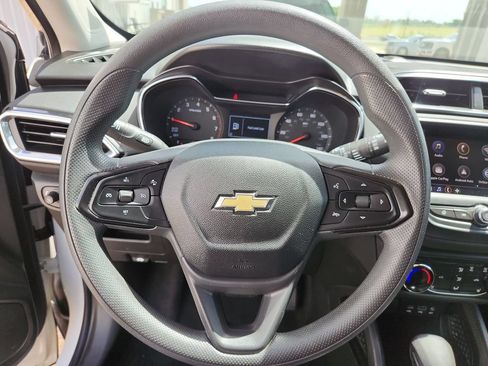 Used 2023 Chevrolet TrailBlazer LT FWD image 14