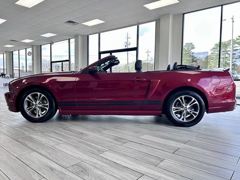 Used 2014 Ford Mustang Premium image 4