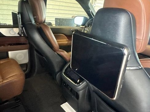 Used 2022 Lincoln Navigator Reserve RWD image 12