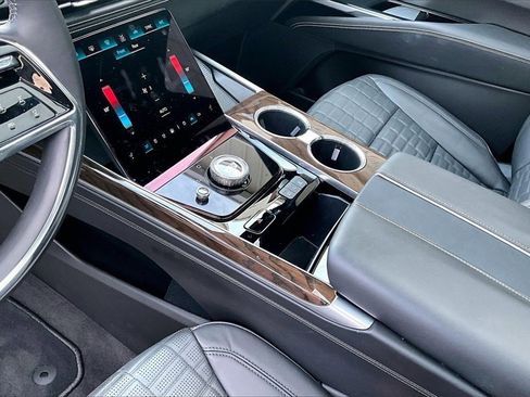 Used 2025 Cadillac Escalade ESV Sport Platinum w/ LPO, Floor Liner Package image 18