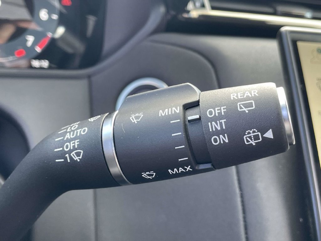 New 2026 Land Rover Range Rover Velar S AWD/4WD image 40