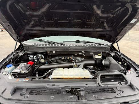 Used 2024 Ford Expedition XLT RWD image 8