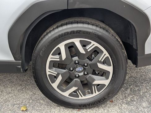 Used 2025 Subaru Forester Premium image 28