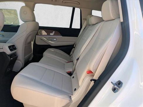 New 2026 Mercedes-Benz GLS 450 4MATIC image 15