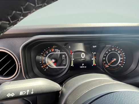 Used 2026 Jeep Gladiator Mojave AWD/4WD image 13