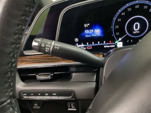 Used 2021 Cadillac Escalade ESV Premium Luxury image 25