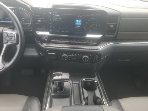 Used 2022 Chevrolet Silverado 1500 ZR2 w/ Technology Package AWD/4WD image 10