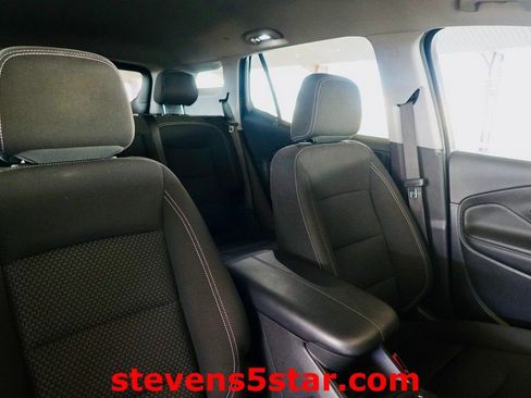 Used 2023 GMC Terrain SLE w/ Driver Convenience Package image 10