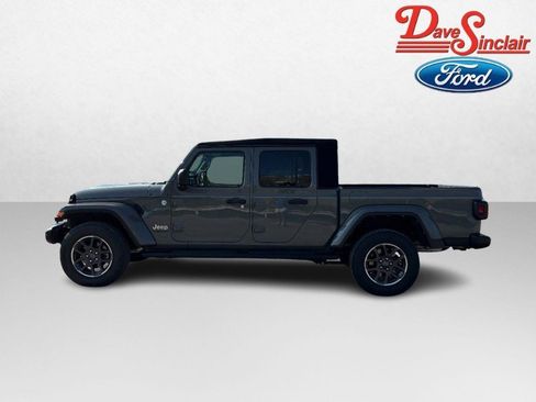 Used 2022 Jeep Gladiator Overland w/ Cold Weather Group AWD/4WD image 10