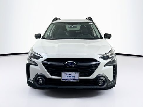 Used 2023 Subaru Outback Premium image 2