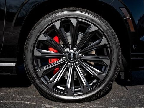 Used 2025 Cadillac Escalade V image 15