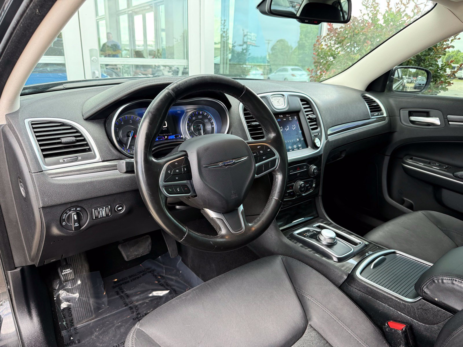 Used 2020 Chrysler 300 Touring w/ Driver Convenience Group RWD image 19