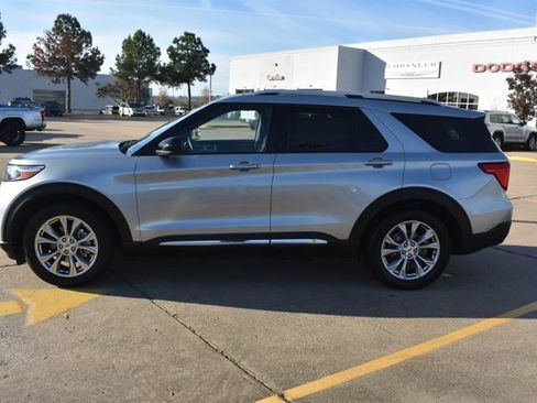 Used 2023 Ford Explorer Limited image 9