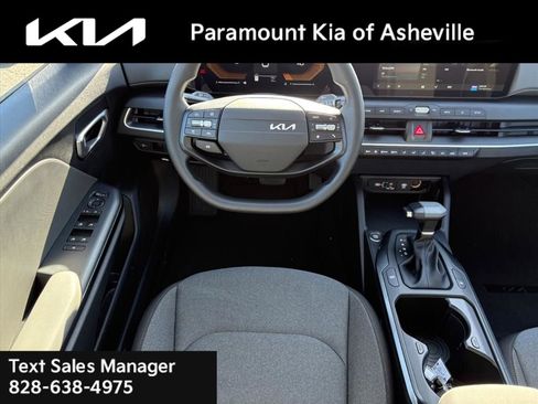 New 2025 Kia K4 LXS image 20