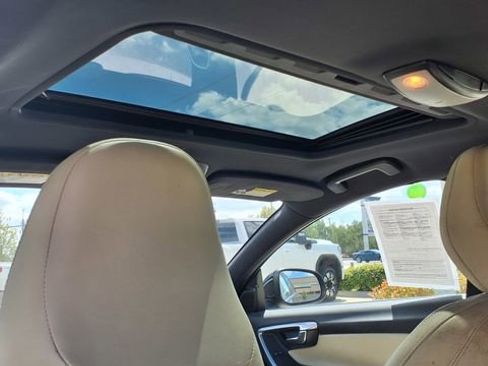 Used 2015 Volvo S60 T5 Premier w/ Convenience Package image 17