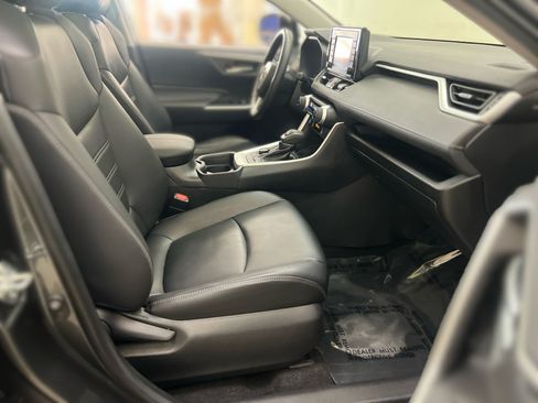 Used 2021 Toyota RAV4 XLE Premium AWD/4WD image 26