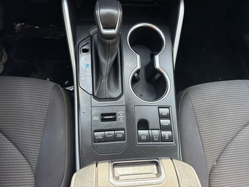 Used 2023 Toyota Highlander LE image 21
