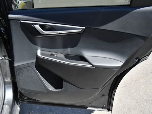 Used 2024 Kia EV6 Light RWD image 44