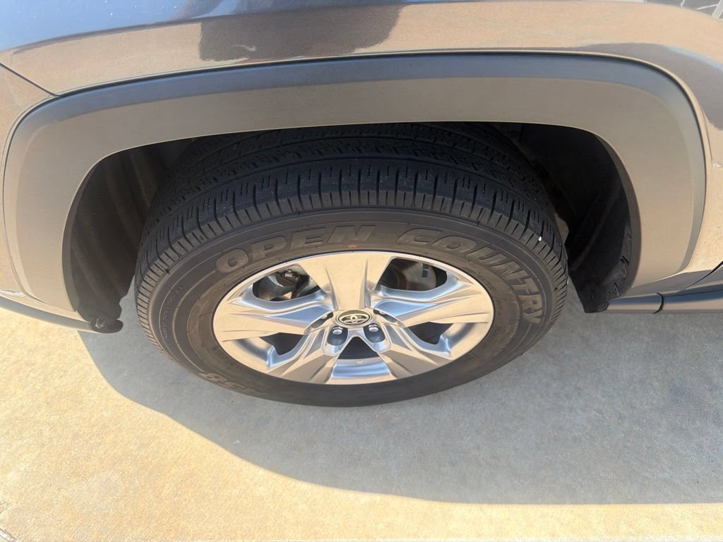Used 2024 Toyota RAV4 XLE FWD image 13