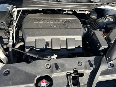 Used 2016 Honda Odyssey SE image 9