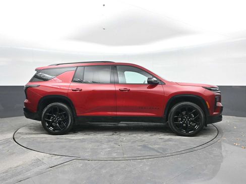 Used 2024 Chevrolet Traverse RS w/ LPO, Floor Liner Package AWD/4WD image 8