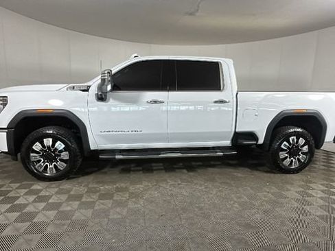 Used 2025 GMC Sierra 2500 Denali w/ Denali Reserve Package AWD/4WD image 5