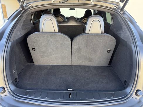 Used 2020 Tesla Model X image 25