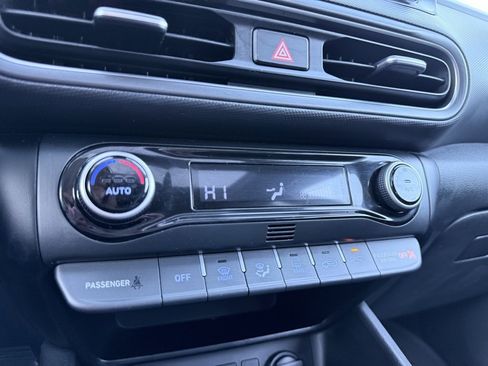 Used 2022 Hyundai Kona SEL w/ Convenience Package image 18