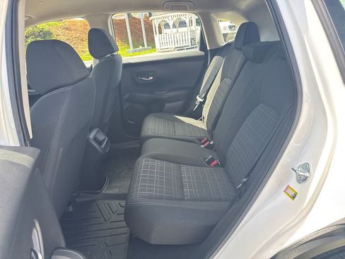 Used 2023 Honda HR-V LX image 24