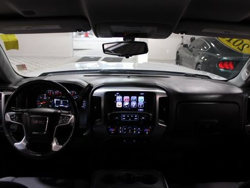 Used 2018 GMC Sierra 1500 SLE w/ SLE Value Package AWD/4WD image 2