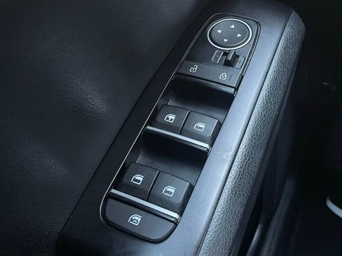 Used 2024 Kia Soul LX w/ Option Group 015 FWD image 12