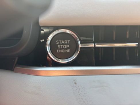 New 2025 Mitsubishi Outlander SEL image 19